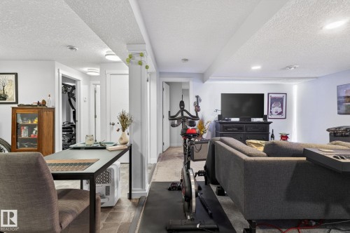 3740 63 Street Nw, Edmonton, AB - Indoor