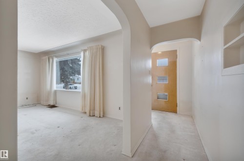 11423 112 Avenue, Edmonton, AB - Indoor Photo Showing Other Room