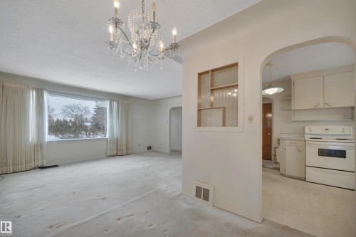 11423 112 Avenue, Edmonton, AB - Indoor Photo Showing Kitchen