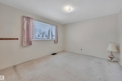 11423 112 Avenue, Edmonton, AB - Indoor Photo Showing Other Room