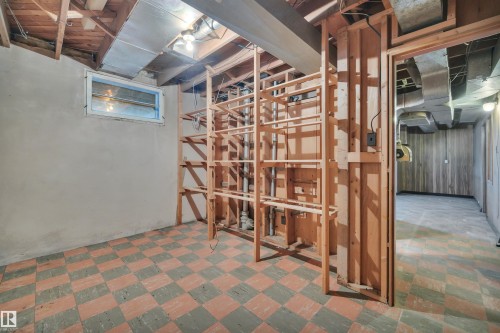 11423 112 Avenue, Edmonton, AB - Indoor