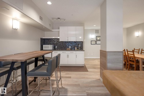 318 1144 Adamson Drive, Edmonton, AB - Indoor