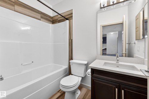 318 1144 Adamson Drive, Edmonton, AB - Indoor Photo Showing Bathroom