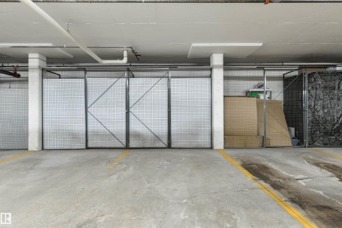307 6315 135 Avenue, Edmonton, AB - Indoor Photo Showing Garage