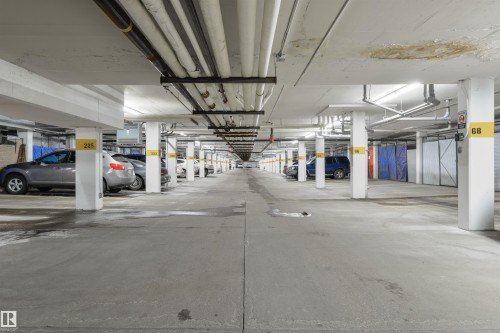 307 6315 135 Avenue, Edmonton, AB - Indoor Photo Showing Garage