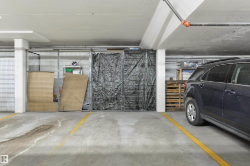 307 6315 135 Avenue, Edmonton, AB - Indoor Photo Showing Garage