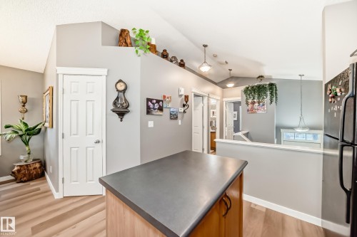 3030 Trelle Crescent, Edmonton, AB - Indoor