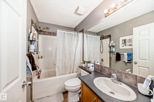 3030 Trelle Crescent, Edmonton, AB - Indoor Photo Showing Bathroom