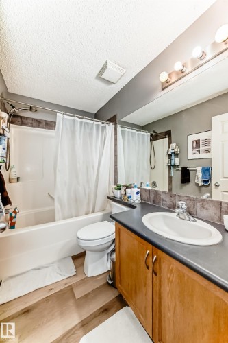 3030 Trelle Crescent, Edmonton, AB - Indoor Photo Showing Bathroom