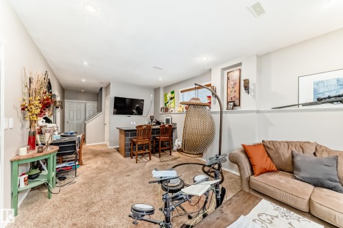 3030 Trelle Crescent, Edmonton, AB - Indoor Photo Showing Other Room