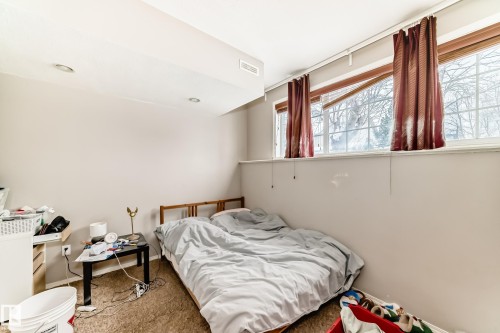3030 Trelle Crescent, Edmonton, AB - Indoor Photo Showing Bedroom