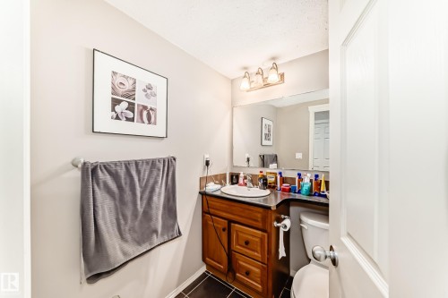 3030 Trelle Crescent, Edmonton, AB - Indoor Photo Showing Bathroom