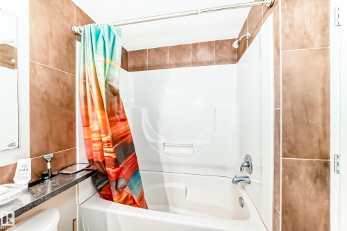 3030 Trelle Crescent, Edmonton, AB - Indoor Photo Showing Bathroom