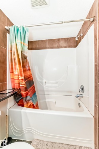 3030 Trelle Crescent, Edmonton, AB - Indoor Photo Showing Bathroom