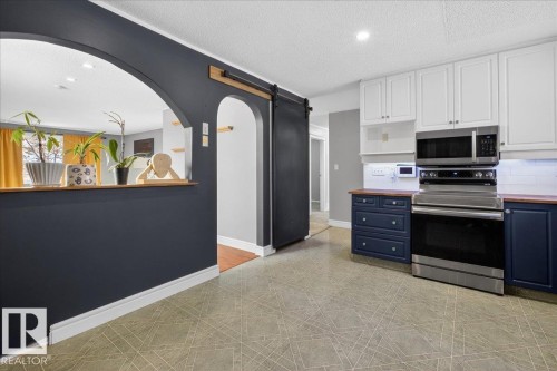 28 Afton Crescent, St. Albert, AB - Indoor Photo Showing Kitchen