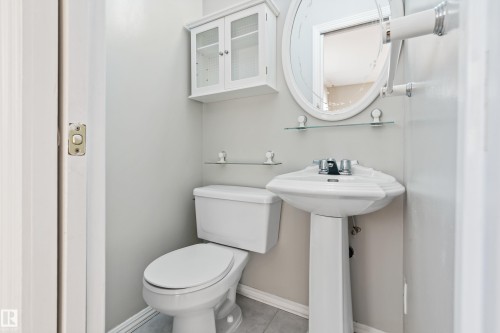 7104 95 Avenue, Edmonton, AB - Indoor Photo Showing Bathroom