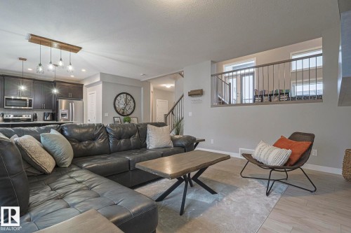 2011 201 Street, Edmonton, AB - Indoor Photo Showing Living Room