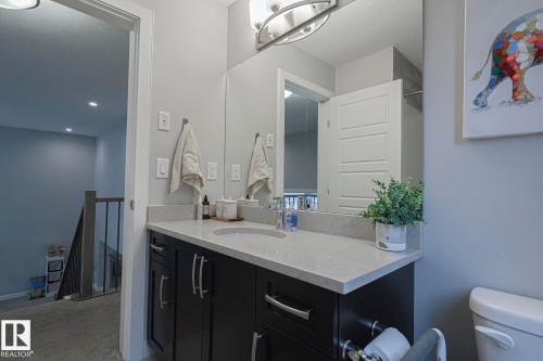 2011 201 Street, Edmonton, AB - Indoor Photo Showing Bathroom