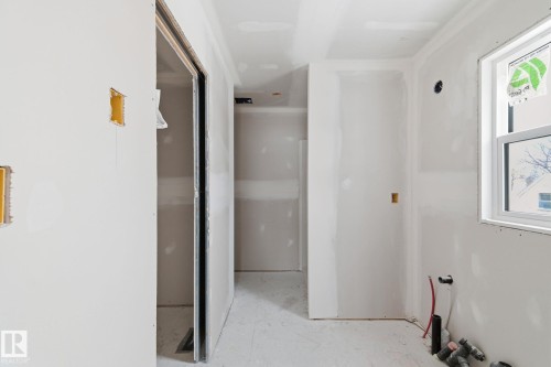 11323 106 St, Edmonton, AB - Indoor