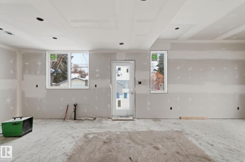 11323 106 St, Edmonton, AB - Indoor