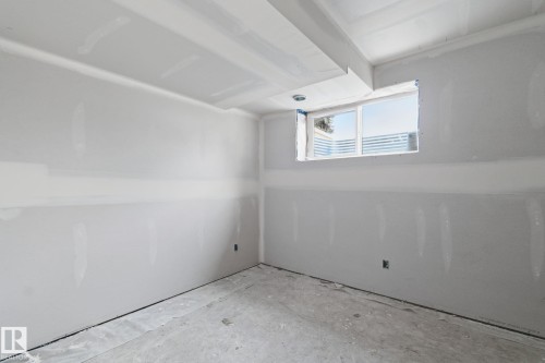 11323 106 St, Edmonton, AB - Indoor