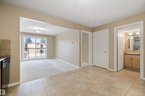 103 11935 106 St, Edmonton, AB - Indoor Photo Showing Other Room