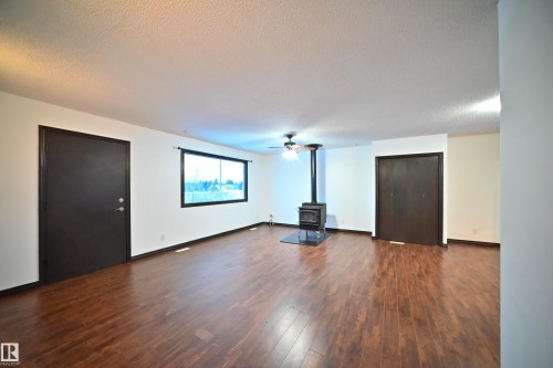 4715 49 Avenue, Ranfurly, AB - Indoor Photo Showing Other Room