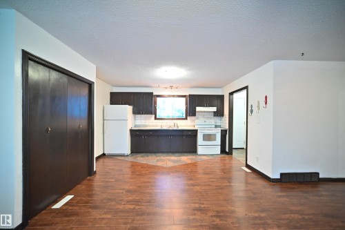 4715 49 Avenue, Ranfurly, AB - Indoor Photo Showing Kitchen