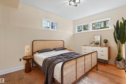 7203 93 Avenue, Edmonton, AB - Indoor Photo Showing Bedroom