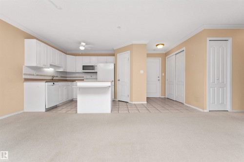 304 20 St Joseph Street, St. Albert, AB - Indoor Photo Showing Kitchen