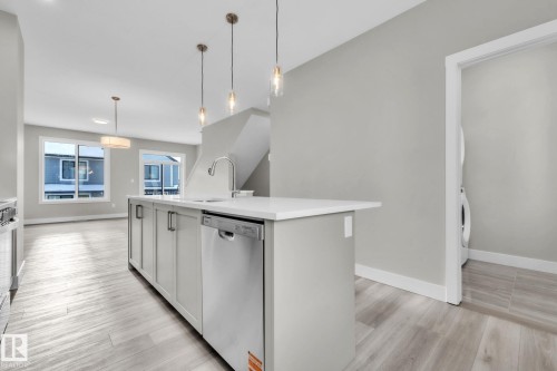 7 6905 25 Avenue, Edmonton, AB - Indoor Photo Showing Kitchen