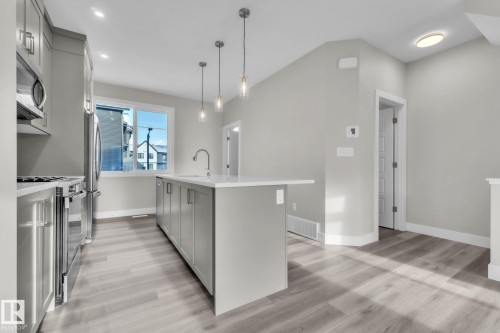 15 6905 25 Avenue, Edmonton, AB - Indoor Photo Showing Kitchen With Upgraded Kitchen