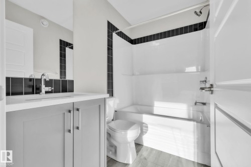 15 6905 25 Avenue, Edmonton, AB - Indoor Photo Showing Bathroom
