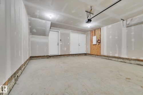 15 6905 25 Avenue, Edmonton, AB - Indoor Photo Showing Garage