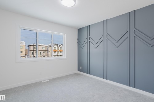 933 19 Avenue, Edmonton, AB - Indoor Photo Showing Other Room