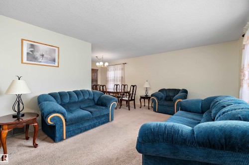 5625 55A Street, Wetaskiwin, AB - Indoor Photo Showing Living Room