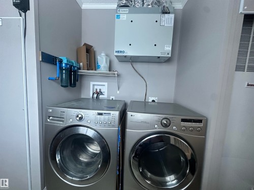 61211 Rge Road 265, Rural Westlock County, AB - Indoor Photo Showing Laundry Room