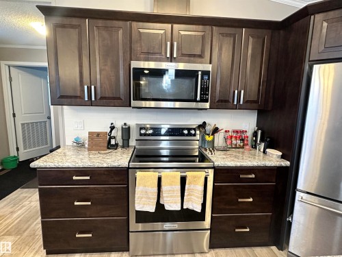 61211 Rge Road 265, Rural Westlock County, AB - Indoor Photo Showing Kitchen