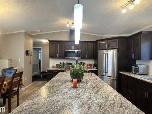 61211 Rge Road 265, Rural Westlock County, AB - Indoor Photo Showing Kitchen