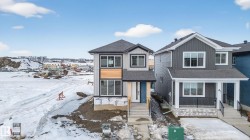43 ROSA Crescent  St. Albert, AB T8N 8B7
