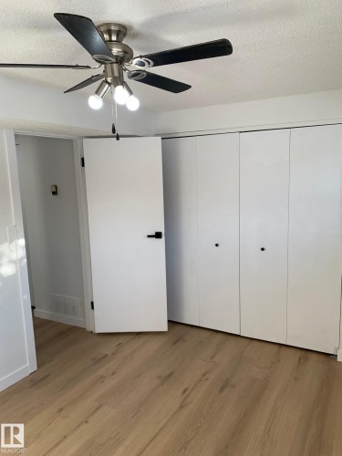 2618 151 Avenue Nw, Edmonton, AB - Indoor Photo Showing Garage