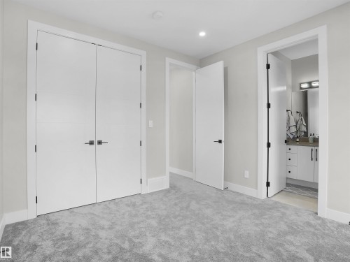 4511 Wingfield Bay, Edmonton, AB - Indoor Photo Showing Other Room