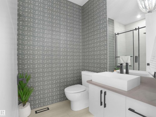 4511 Wingfield Bay, Edmonton, AB - Indoor Photo Showing Bathroom