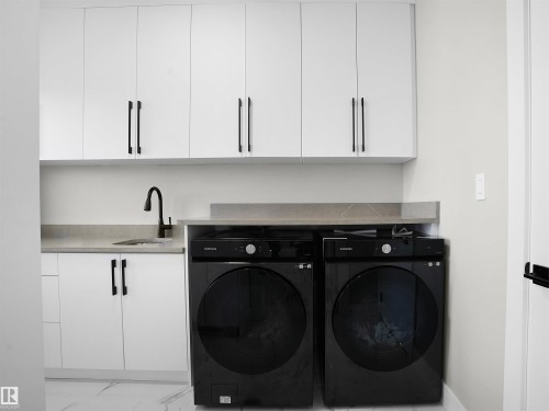 4511 Wingfield Bay, Edmonton, AB - Indoor Photo Showing Laundry Room