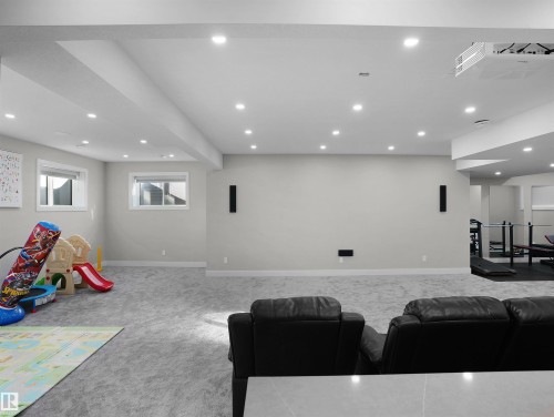 4511 Wingfield Bay, Edmonton, AB - Indoor Photo Showing Other Room