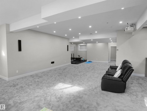 4511 Wingfield Bay, Edmonton, AB - Indoor Photo Showing Other Room