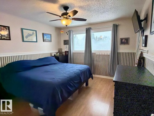 1307 36 Street, Edmonton, AB - Indoor Photo Showing Bedroom