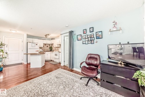 108 10535 122 Street, Edmonton, AB - Indoor
