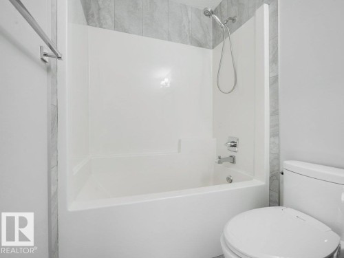 6412 167A Avenue, Edmonton, AB - Indoor Photo Showing Bathroom