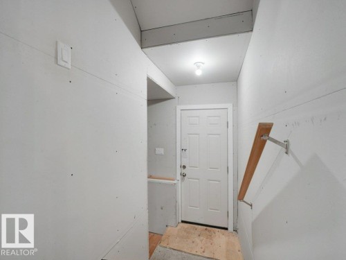 6412 167A Avenue, Edmonton, AB - Indoor Photo Showing Other Room